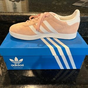 Suede pink sneakers
